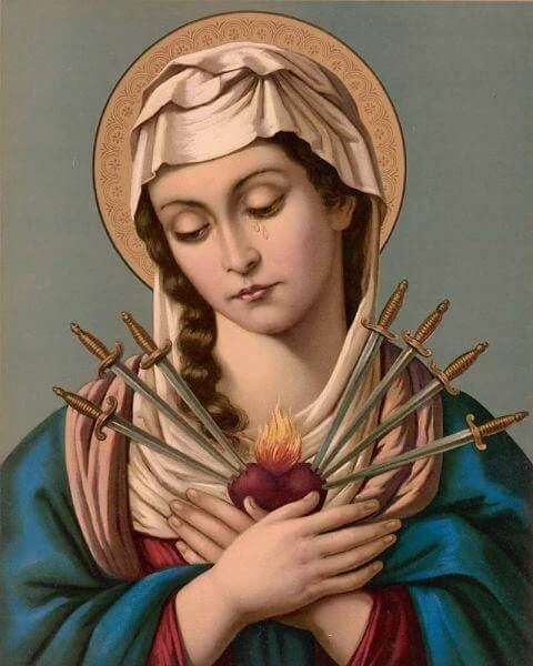Nossa Senhora das Dores com auréola, sete espadas e as mãos sobre o coração, composição completa